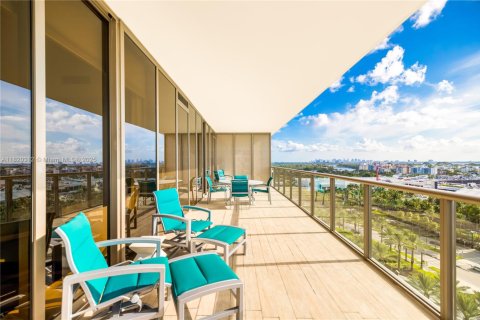 Купить кондоминиум в Бэл-Харбор, Флорида 3 спальни, 327.39м2, № 1939372 - фото 25