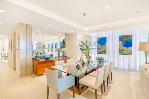 Купить кондоминиум в Бэл-Харбор, Флорида 3 спальни, 327.39м2, № 1939372 - фото 8