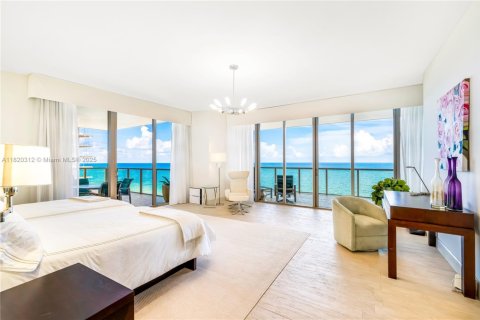 Купить кондоминиум в Бэл-Харбор, Флорида 3 спальни, 327.39м2, № 1939372 - фото 14