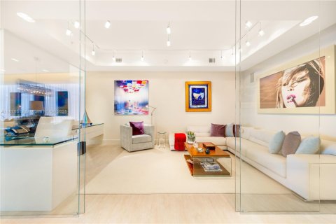 Купить кондоминиум в Бэл-Харбор, Флорида 3 спальни, 327.39м2, № 1939372 - фото 10