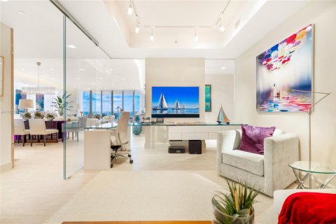 Купить кондоминиум в Бэл-Харбор, Флорида 3 спальни, 327.39м2, № 1939372 - фото 9