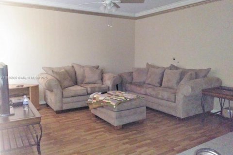 Condo in Lake Worth, Florida, 2 bedrooms  № 1809526 - photo 4