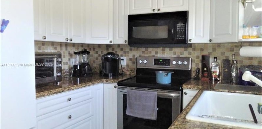 Condo in Lake Worth, Florida, 2 bedrooms  № 1809526