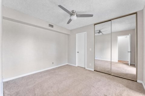 Townhouse in West Palm Beach, Florida 2 bedrooms, 113.15 sq.m. № 2382914 - photo 9