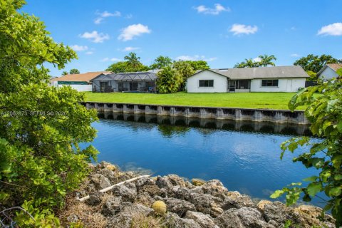 Casa en venta en Lauderhill, Florida, 4 dormitorios, 156.45 m2 № 2265588 - foto 6