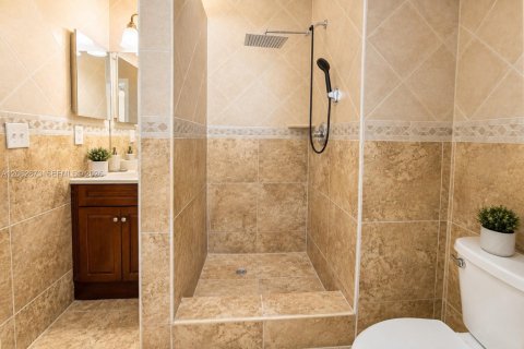 Casa en venta en Lauderhill, Florida, 4 dormitorios, 156.45 m2 № 2265588 - foto 15