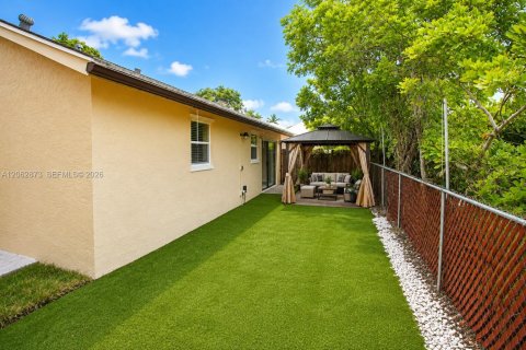 Casa en venta en Lauderhill, Florida, 4 dormitorios, 156.45 m2 № 2265588 - foto 22