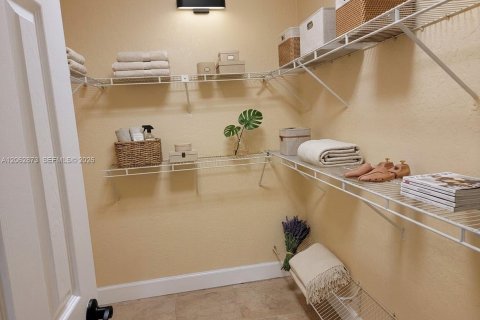 Casa en venta en Lauderhill, Florida, 4 dormitorios, 156.45 m2 № 2265588 - foto 29