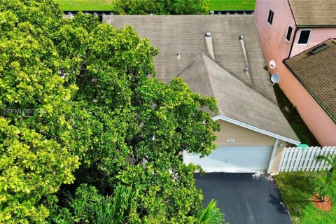 Casa en venta en Lauderhill, Florida, 4 dormitorios, 156.45 m2 № 2265588 - foto 23