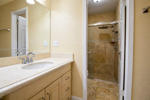 Casa en venta en Lauderhill, Florida, 4 dormitorios, 156.45 m2 № 2265588 - foto 19