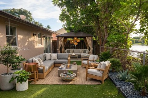 Casa en venta en Lauderhill, Florida, 4 dormitorios, 156.45 m2 № 2265588 - foto 4