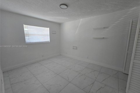 Condominio en alquiler en Lauderhill, Florida, 2 dormitorios, 77.02 m2 № 2047545 - foto 10