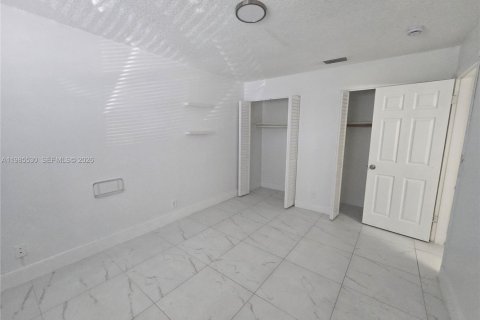 Condominio en alquiler en Lauderhill, Florida, 2 dormitorios, 77.02 m2 № 2047545 - foto 9