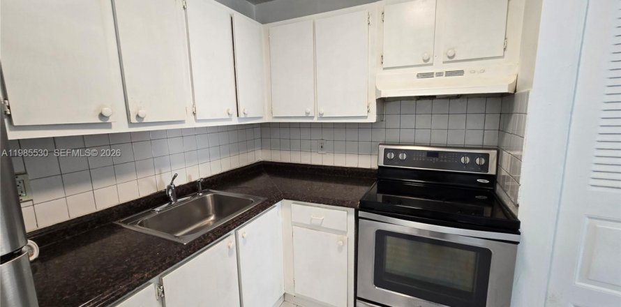 Condominio en Lauderhill, Florida, 2 dormitorios  № 2047545
