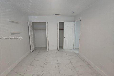 Condominio en alquiler en Lauderhill, Florida, 2 dormitorios, 77.02 m2 № 2047545 - foto 7
