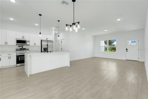 House in Kissimmee, Florida 4 bedrooms, 155.98 sq.m. № 1856599 - photo 9