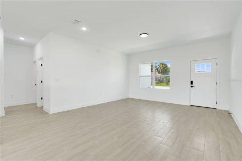 House in Kissimmee, Florida 4 bedrooms, 155.98 sq.m. № 1856599 - photo 6