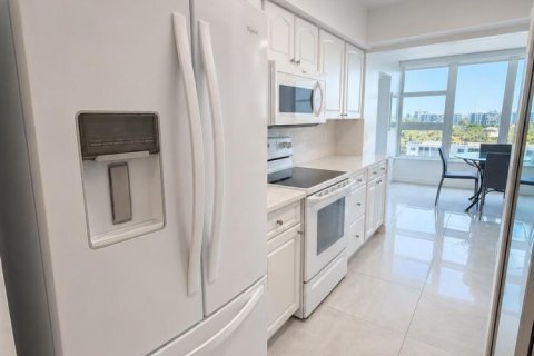 Купить кондоминиум в Лодердейл-бай-те-Си, Флорида 3 комнаты, 116.13м2, № 2260183 - фото 14
