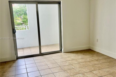 Apartamento en alquiler en Miami, Florida, 1 dormitorio, 4424.38 m2 № 1993675 - foto 18