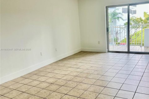 Apartamento en alquiler en Miami, Florida, 1 dormitorio, 4424.38 m2 № 1993675 - foto 19