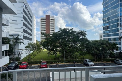 Apartamento en alquiler en Miami, Florida, 1 dormitorio, 4424.38 m2 № 1993675 - foto 8