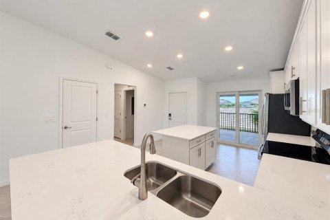Touwnhouse à louer à Venice, Floride: 2 chambres, 125.88 m2 № 2398799 - photo 4