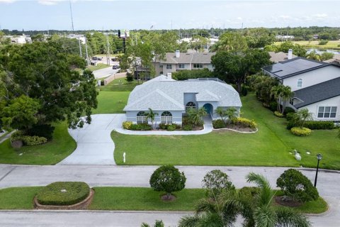 House in Seminole, Florida 3 bedrooms, 229.65 sq.m. № 1771633 - photo 2
