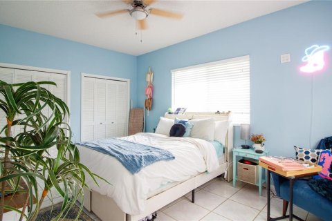 House in Seminole, Florida 3 bedrooms, 229.65 sq.m. № 1771633 - photo 8