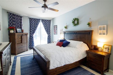 House in Seminole, Florida 3 bedrooms, 229.65 sq.m. № 1771633 - photo 24
