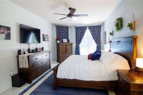 House in Seminole, Florida 3 bedrooms, 229.65 sq.m. № 1771633 - photo 25
