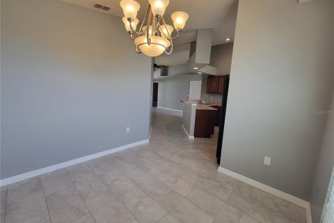Casa en alquiler en Winter Haven, Florida, 3 dormitorios, 139.63 m2 № 1914420 - foto 5