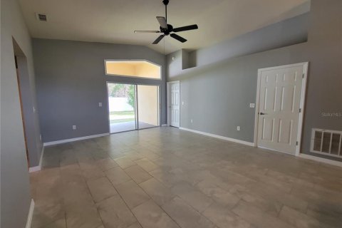 Casa en alquiler en Winter Haven, Florida, 3 dormitorios, 139.63 m2 № 1914420 - foto 17