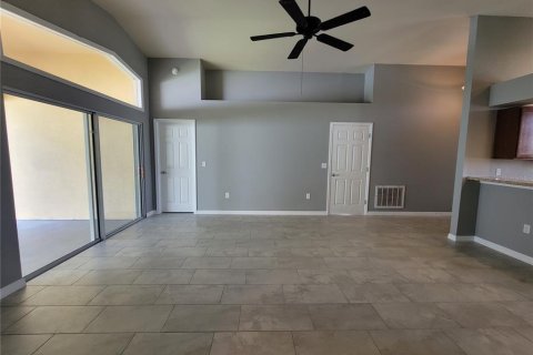 Casa en alquiler en Winter Haven, Florida, 3 dormitorios, 139.63 m2 № 1914420 - foto 15