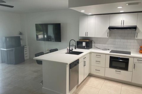 Condominio en venta en Fort Lauderdale, Florida, 3 habitaciones, 40.88 m2 № 2250615 - foto 6