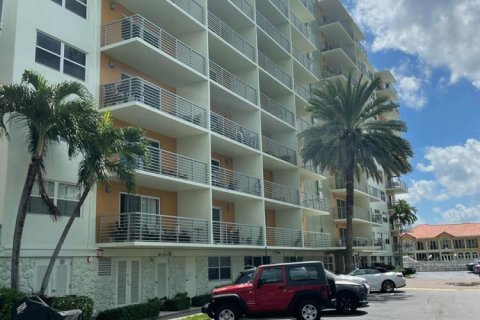 Condominio en venta en Fort Lauderdale, Florida, 3 habitaciones, 40.88 m2 № 2250615 - foto 21