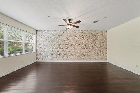 Touwnhouse à vendre à Temple Terrace, Floride: 3 chambres, 176.24 m2 № 2287441 - photo 7