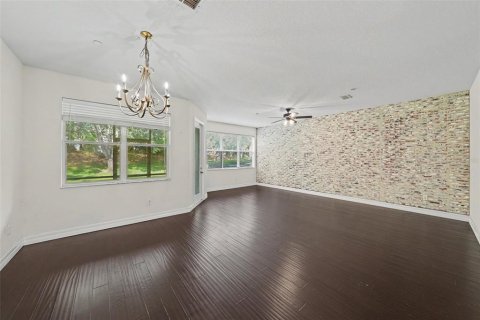 Touwnhouse à vendre à Temple Terrace, Floride: 3 chambres, 176.24 m2 № 2287441 - photo 5