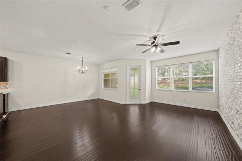 Touwnhouse à vendre à Temple Terrace, Floride: 3 chambres, 176.24 m2 № 2287441 - photo 8