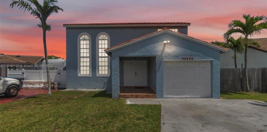 House in Homestead, Florida 4 bedrooms, 212 sq.m. № 1784034