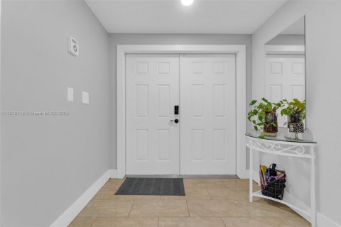 House in Homestead, Florida 4 bedrooms, 212 sq.m. № 1784034 - photo 5