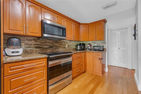House in Homestead, Florida 4 bedrooms, 212 sq.m. № 1784034 - photo 16