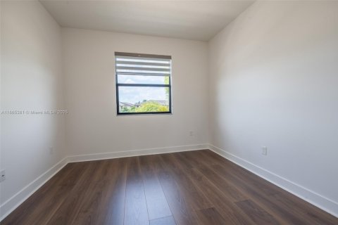 Adosado en venta en Miami Lakes, Florida, 3 dormitorios, 157.19 m2 № 1892930 - foto 28