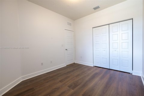 Adosado en venta en Miami Lakes, Florida, 3 dormitorios, 157.19 m2 № 1892930 - foto 27