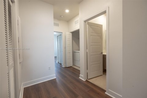 Adosado en venta en Miami Lakes, Florida, 3 dormitorios, 157.19 m2 № 1892930 - foto 23