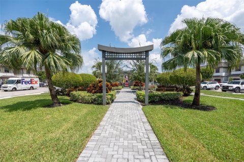 Adosado en venta en Miami Lakes, Florida, 3 dormitorios, 157.19 m2 № 1892930 - foto 30
