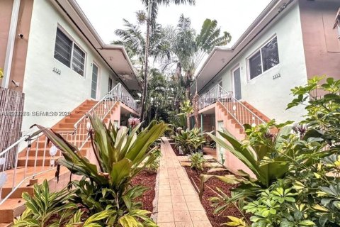 Condo in Miami Beach, Florida, 2 bedrooms  № 2026651 - photo 16