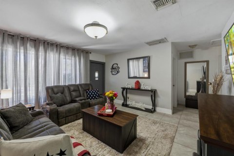 Villa ou maison à vendre à Deerfield Beach, Floride: 3 chambres, 129.6 m2 № 2085307 - photo 13
