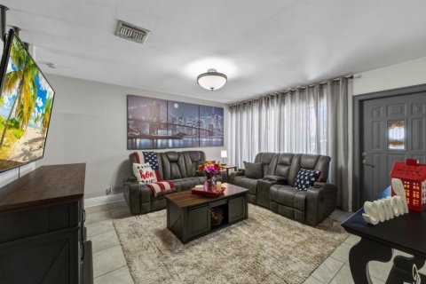 Villa ou maison à vendre à Deerfield Beach, Floride: 3 chambres, 129.6 m2 № 2085307 - photo 11