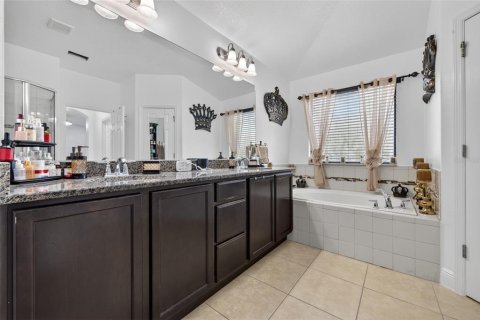 Casa en venta en Orange City, Florida, 5 dormitorios, 284.19 m2 № 2104743 - foto 16