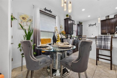 Casa en venta en Orange City, Florida, 5 dormitorios, 284.19 m2 № 2104743 - foto 11